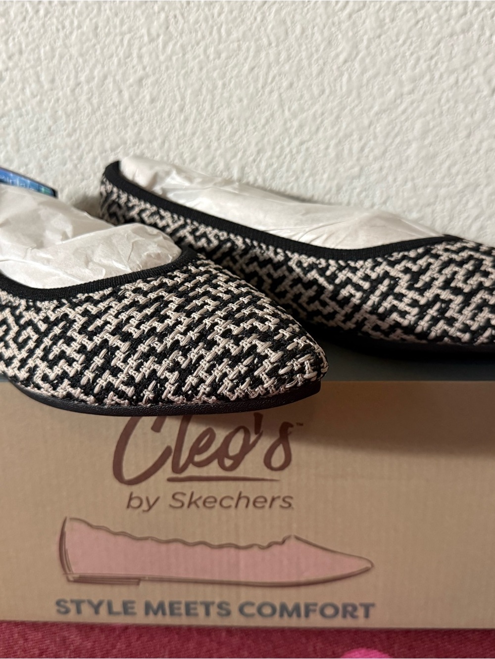 Skechers Cleo Point Chic Allure Ballet Flats Women’s 7.5 Black/Taupe New in Box